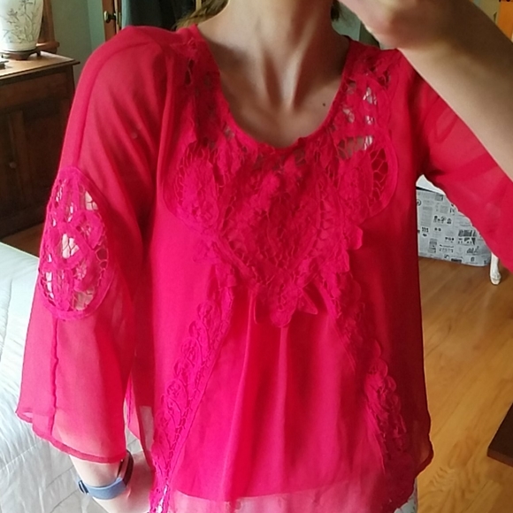 Red Bell Sleeved Lace Chiffon Blouse - Picture 2 of 8